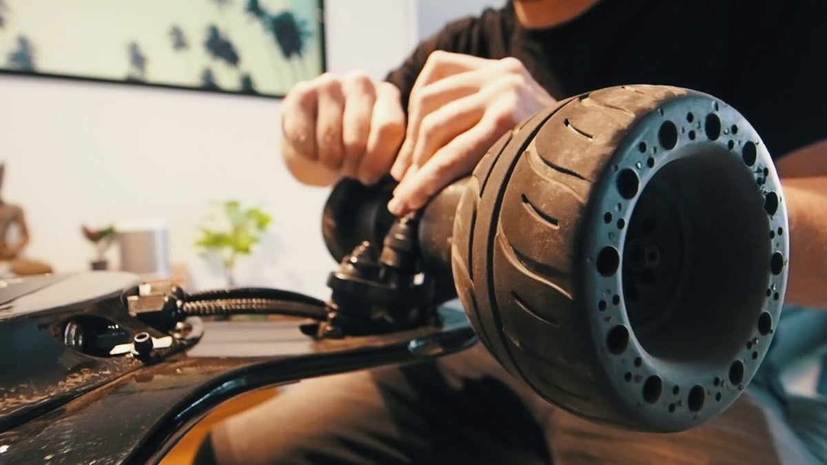 ONSRA electric skateboard truck and bushing setup against speed wobble