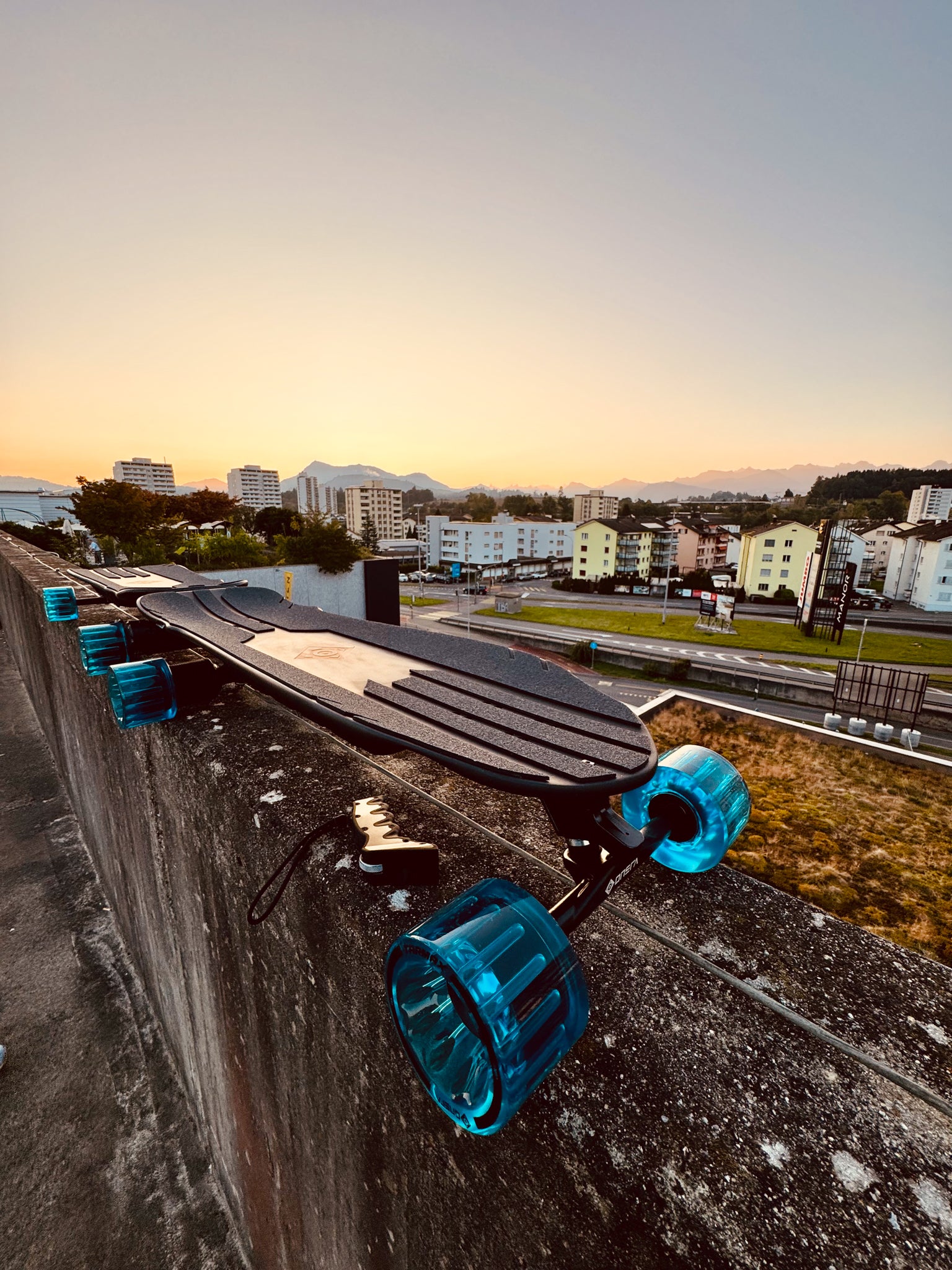 Challenger 2.0 Belt Drive Street - Electric Skateboard - Worldwide